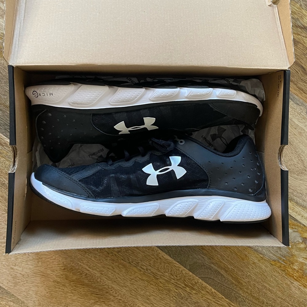 Under Armour Shoes size 13